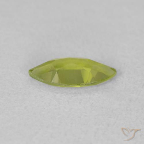 Péridot Vert clair naturelle Marquise, 0.50 ct, VVS-VS