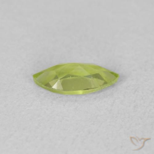 Péridot Vert clair naturelle Marquise, 0.45 ct, VVS-VS