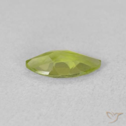 Péridot Vert clair naturelle Marquise, 0.55 ct, VVS-VS
