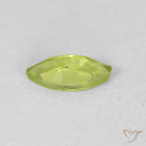 Péridot Vert clair naturelle Marquise, 0.63 ct, VS