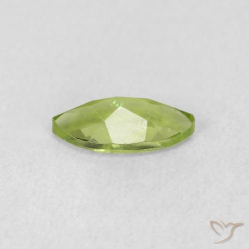 Péridot Vert clair naturelle Marquise, 0.63 ct, VS