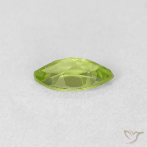 Péridot Vert vif et léger naturelle Marquise, 0.64 ct, VS