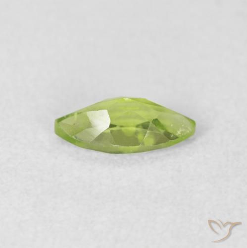 Péridot Vert vif et léger naturelle Marquise, 0.60 ct, VS