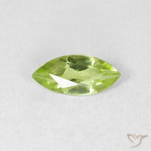 Péridot Vert vif et léger naturelle Marquise, 0.49 ct, VS