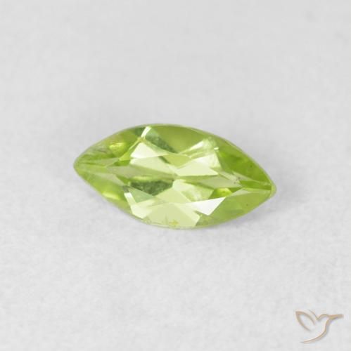 Péridot Vert clair naturelle Marquise, 0.57 ct, VS