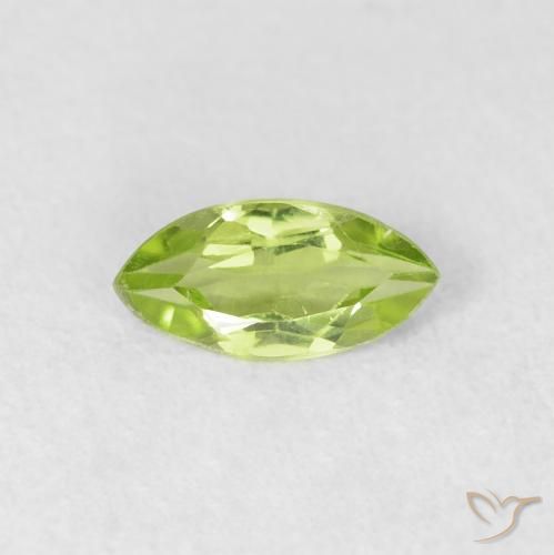 Péridot Vert vif et léger naturelle Marquise, 0.58 ct, VS