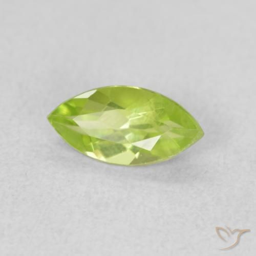 Péridot Vert moyen naturelle Marquise, 0.62 ct, VS