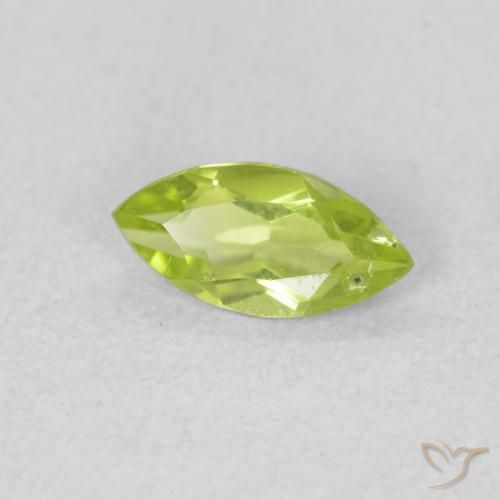 Péridot Vert moyen naturelle Marquise, 0.55 ct, VS