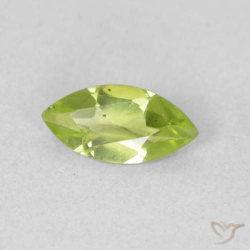 Péridot Vert moyen naturelle Marquise, 0.59 ct, VS