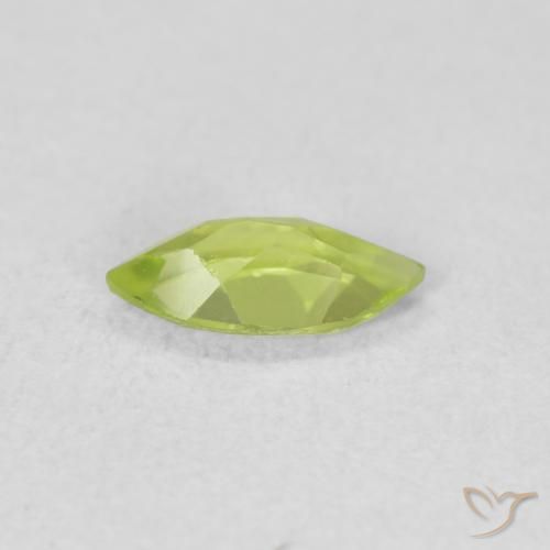 Péridot Vert clair naturelle Marquise, 0.52 ct, VS