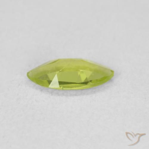 Péridot Vert éclatant naturelle Marquise, 0.49 ct, VS