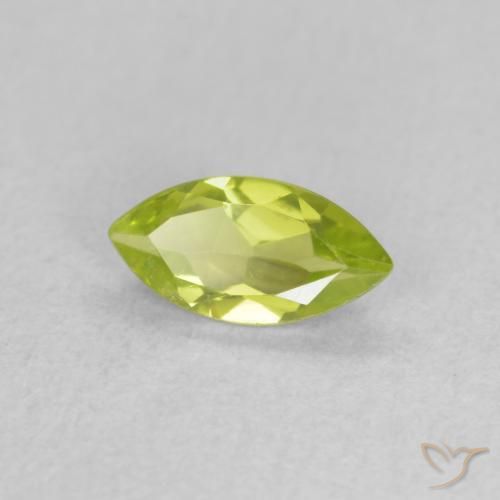 Péridot Vert moyen naturelle Marquise, 0.62 ct, VS