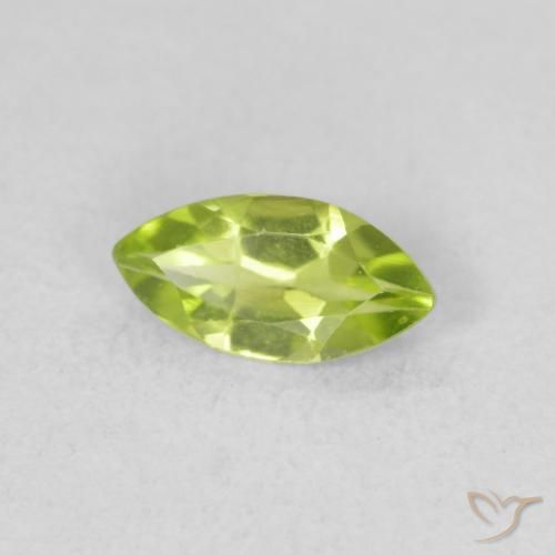 Péridot Vert moyen naturelle Marquise, 0.52 ct, VS