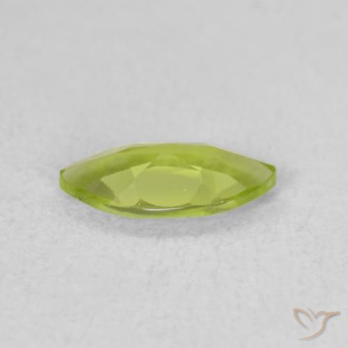 Péridot Vert jaunâtre vif naturelle Marquise, 0.55 ct, VS