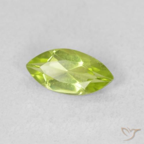 Péridot Vert jaunâtre vif naturelle Marquise, 0.54 ct, VS