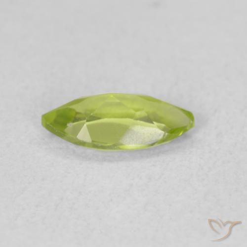 Péridot Vert jaunâtre vif naturelle Marquise, 0.54 ct, VS