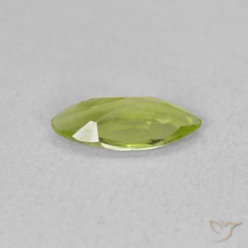 Péridot Vert moyen naturelle Marquise, 0.46 ct, VVS-VS