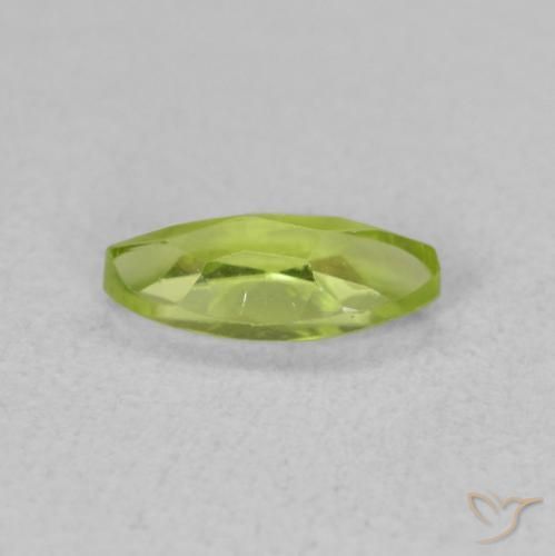 Péridot Vert clair naturelle Marquise, 0.65 ct, VVS-VS