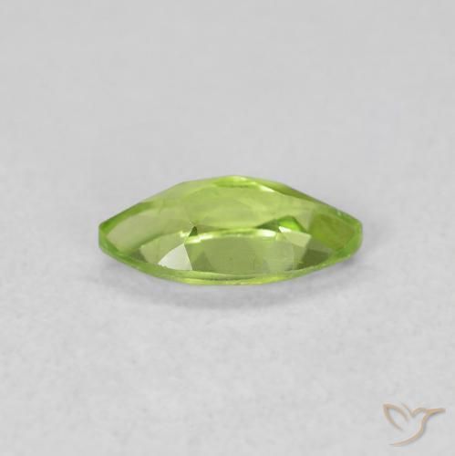 Péridot Vert éclatant naturelle Marquise, 0.65 ct, VS