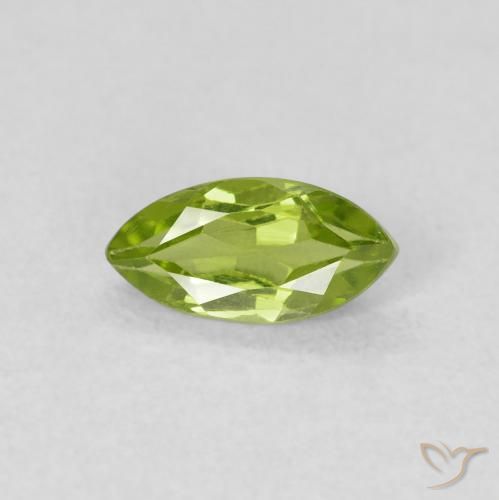 Péridot Vert moyen naturelle Marquise, 0.65 ct, VS
