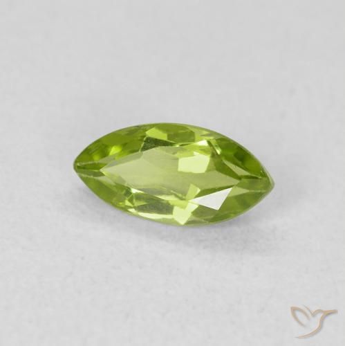 Péridot Vert moyen naturelle Marquise, 0.65 ct, VS