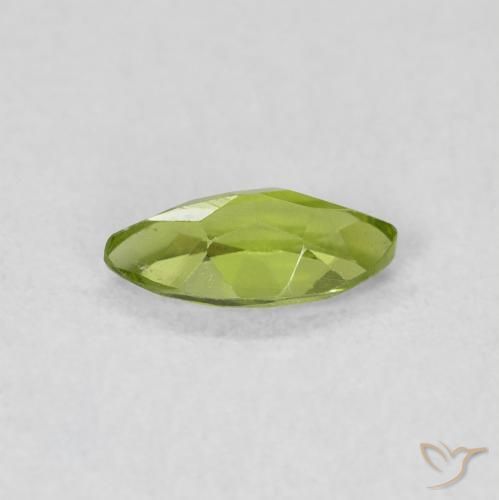 Péridot Vert moyen naturelle Marquise, 0.65 ct, VS