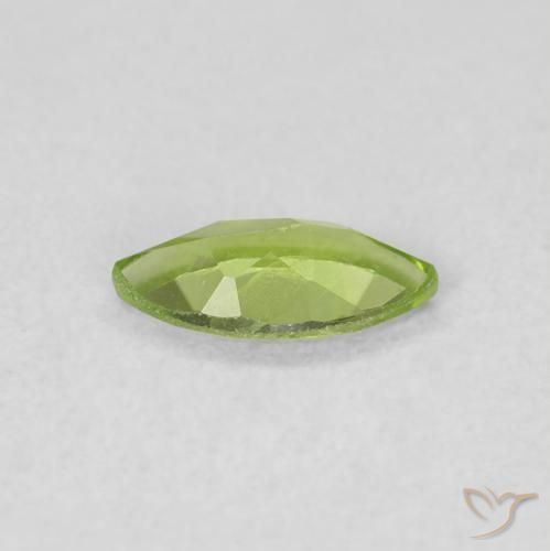 Péridot Vert éclatant naturelle Marquise, 0.56 ct, VS