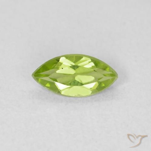 Péridot Vert vif et léger naturelle Marquise, 0.55 ct, VS