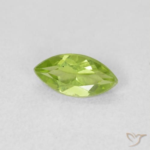 Péridot Vert vif et léger naturelle Marquise, 0.55 ct, VS