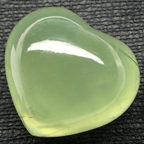 Préhnite vert naturelle transparent, 48,76 ct, transparent / translucide