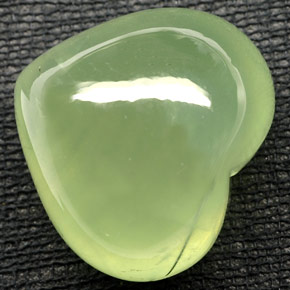 Préhnite vert naturelle transparent, 48,76 ct, transparent / translucide