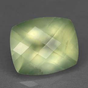 Préhnite vert naturelle transparent, 5,33 ct, transparent / translucide