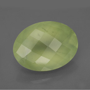 Préhnite vert naturelle transparent, 9,48 ct, transparent / translucide