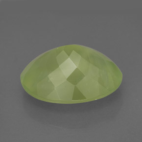 Préhnite vert naturelle transparent, 9,48 ct, transparent / translucide