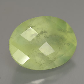 Préhnite vert naturelle transparent, 10,47 ct, transparent / translucide