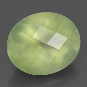 Préhnite vert naturelle transparent, 4,99 ct, transparent / translucide