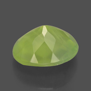 Préhnite vert naturelle transparent, 4,91 ct, transparent / translucide
