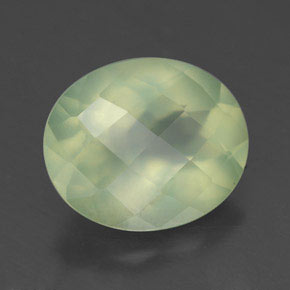 Préhnite vert naturelle transparent, 4,48 ct, transparent / translucide