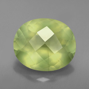 Préhnite vert naturelle transparent, 4,18 ct, transparent / translucide