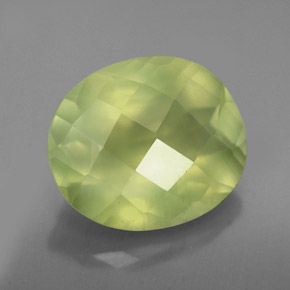 Préhnite vert naturelle transparent, 4,18 ct, transparent / translucide