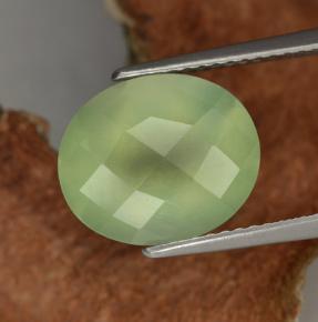 Préhnite vert naturelle coupe ovale, 4,81 ct, translucide