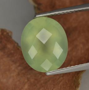Préhnite vert naturelle coupe ovale, 4,81 ct, translucide
