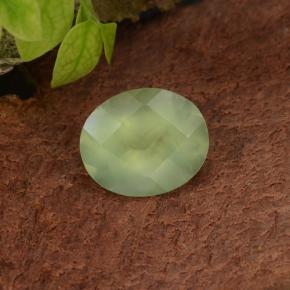 Préhnite vert naturelle coupe ovale, 4,98 ct, translucide