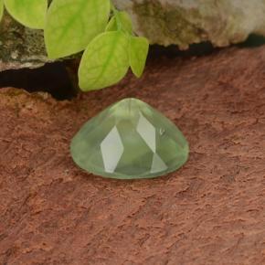 Préhnite vert naturelle coupe ovale, 4,98 ct, translucide