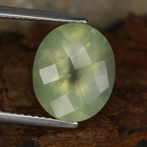 Préhnite vert naturelle coupe ovale, 4,78 ct, translucide