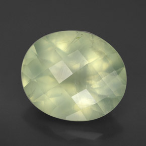 Préhnite vert naturelle transparent, 4,09 ct, transparent / translucide