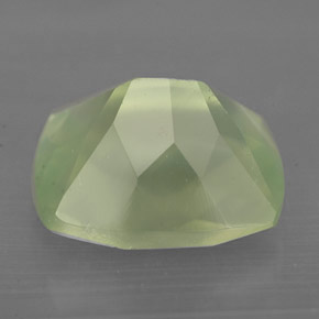 Préhnite vert naturelle transparent, 5,66 ct, transparent / translucide