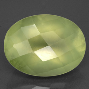 Préhnite vert naturelle transparent, 10,90 ct, transparent / translucide