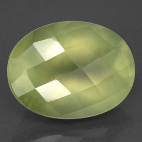 Préhnite vert naturelle transparent, 10,90 ct, transparent / translucide