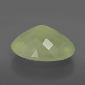 Préhnite vert naturelle transparent, 9,56 ct, transparent / translucide
